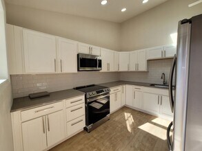 102 S 16th St in Pittsburgh, PA - Building Photo - Building Photo