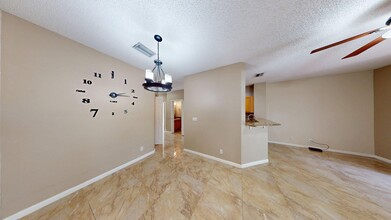 4903 Palmbrooke Cir in West Palm Beach, FL - Building Photo - Building Photo