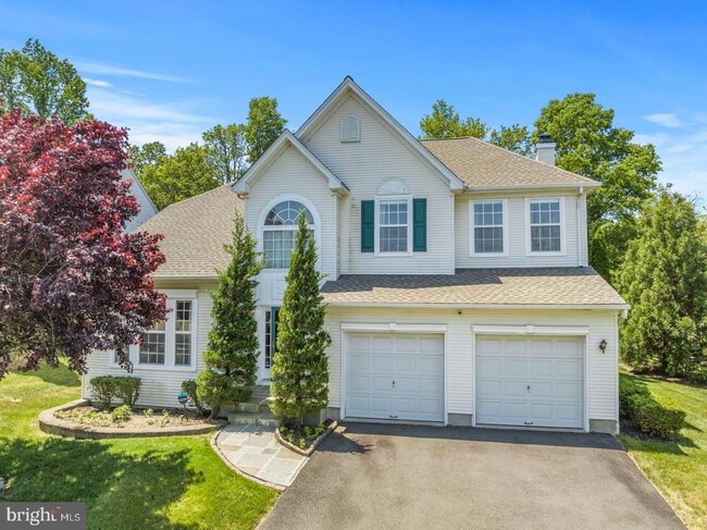 property at 2 Kirby Cir