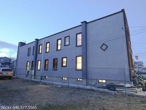1321 McBride St in Far Rockaway, NY - Foto de edificio - Building Photo