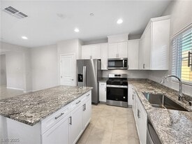 69 Serene Tempo Ave in Henderson, NV - Building Photo