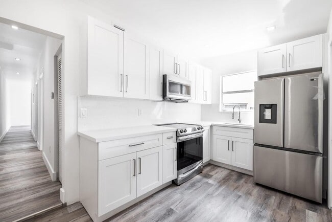 2135 SW 4th St in Miami, FL - Building Photo - Building Photo