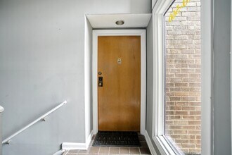 696 Mowbray Arch in Norfolk, VA - Building Photo - Building Photo