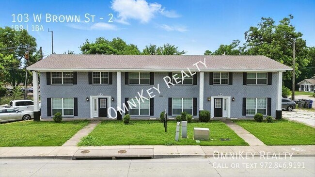 property at 103 W Brown St