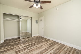 10560 Haddon Ave in Pacoima, CA - Building Photo - Interior Photo
