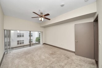 3616 Richmond Ave. in Houston, TX - Building Photo - Building Photo