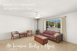 880 S Ramona St in Hemet, CA - Foto de edificio - Building Photo