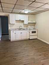 916 Main St, Unit 1 in Vassalboro, ME - Building Photo - Building Photo