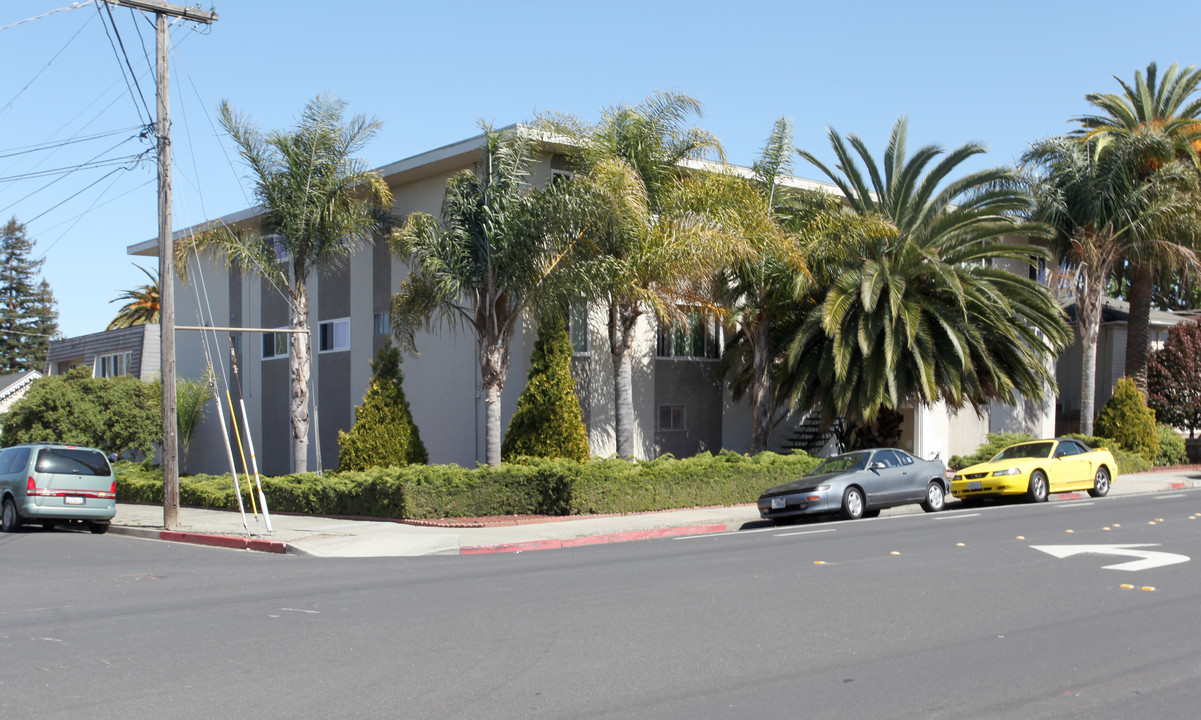 1028 Arguello St in Redwood City, CA - Building Photo