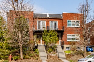 3183 Jean-Brillant St in Montréal, QC - Building Photo