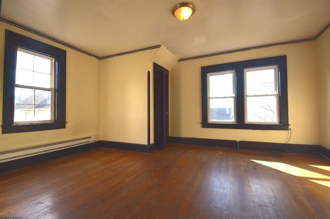 662 Spruce St in Morgantown, WV - Foto de edificio - Building Photo