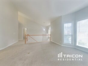 2030 Township Dr in Woodstock, GA - Foto de edificio - Building Photo