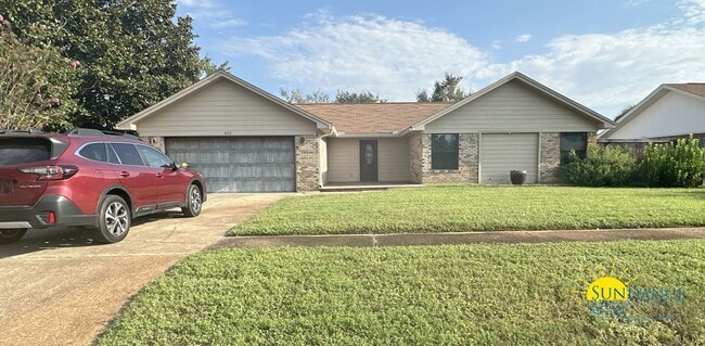 property at 412 Rue Des Tours