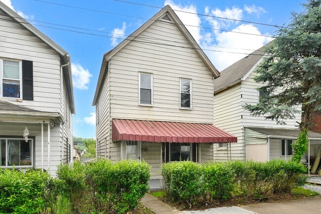 514 Franklin St in East Pittsburgh, PA - Building Photo - Building Photo