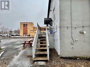 704 Brookfield Rd in Ottawa, ON - Building Photo - Building Photo