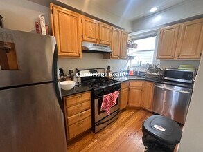 313 Elm St, Unit 2T in Cambridge, MA - Building Photo - Building Photo