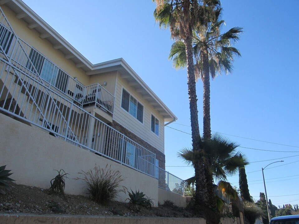 1828-1828 Montrose St in Los Angeles, CA - Building Photo