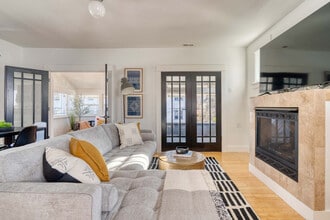 915 SE 29th Ave in Portland, OR - Foto de edificio - Building Photo