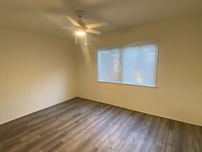 5650-5652 Rocket St in Lakewood, CA - Building Photo - Building Photo