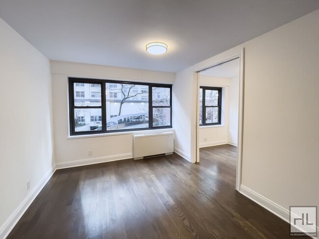 EAST 56 STREET in New York, NY - Foto de edificio - Building Photo