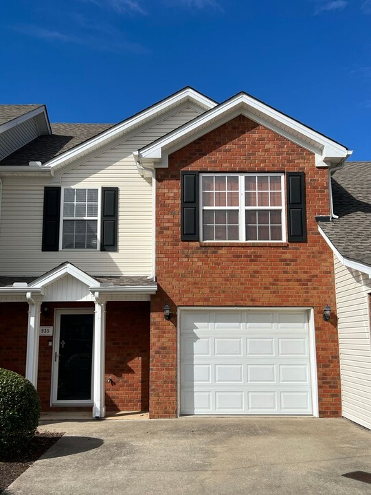 935 Wolves Den Pl in Murfreesboro, TN - Building Photo