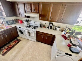 31 Midland Ave in White Plains, NY - Building Photo