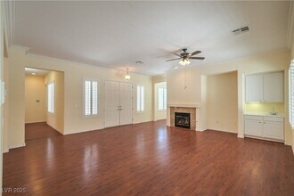 2180 Waterton Rivers Dr in Henderson, NV - Building Photo - Building Photo