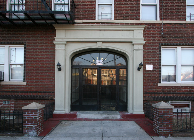 4701 Snyder Ave in Brooklyn, NY - Building Photo - Building Photo