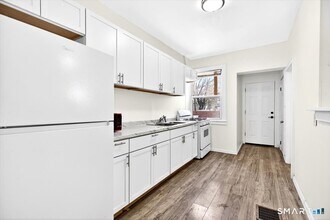 408 East Ave in Bridgeport, CT - Building Photo - Building Photo