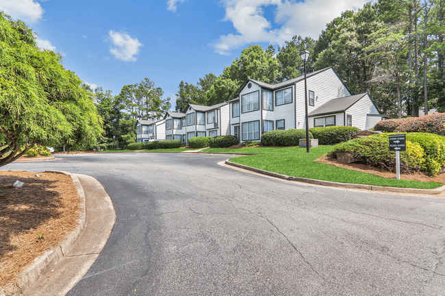 The Everett Apartments in Duluth, GA - Building Photo - Building Photo