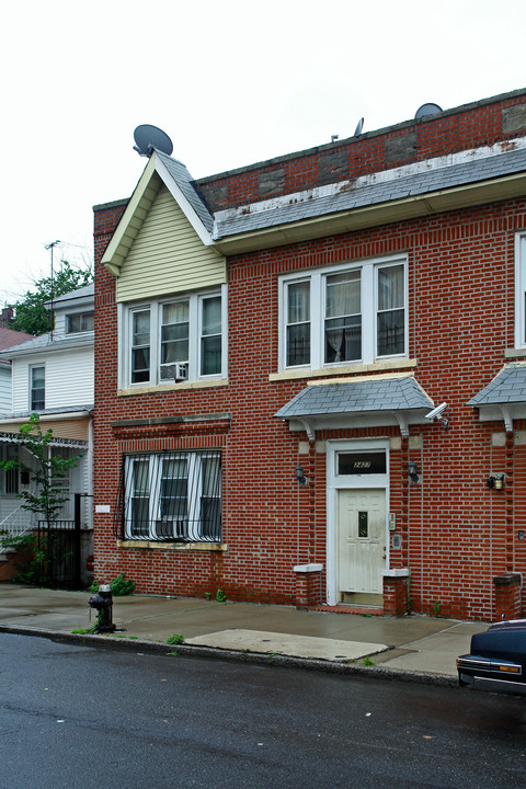 2427 Barker Ave in Bronx, NY - Foto de edificio