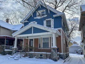 734 Fountain St NE in Grand Rapids, MI - Building Photo