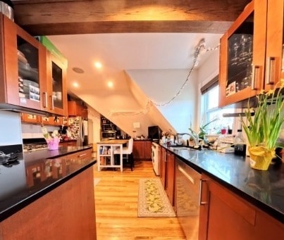 181 Davis Ave, Unit 8B, Unit 8B