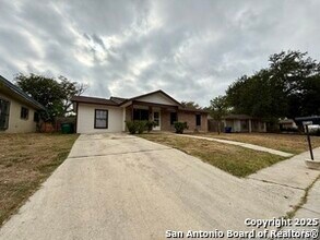 2002 Cassandra St in San Antonio, TX - Building Photo - Building Photo