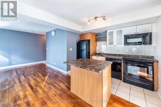 600 Fleet St in Toronto, ON - Building Photo - Building Photo