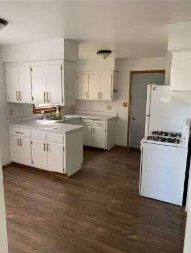 property at 10437 W Silver Spring Dr