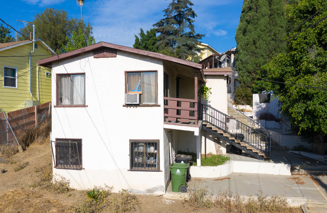 3125 Vaquero Ave in Los Angeles, CA - Foto de edificio