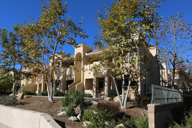 Orange Garden Apartments in Poway, CA - Foto de edificio - Building Photo