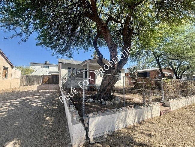 925 E Adams St in Tucson, AZ - Building Photo - Building Photo
