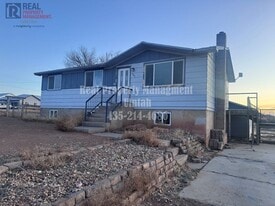982 N 1930 E in Ballard, UT - Building Photo