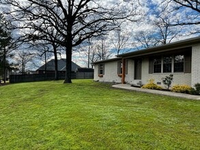 895 Marion Anderson Rd in Hot Springs, AR - Building Photo - Building Photo