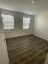 7872 Sanibel Dr in Tamarac, FL - Building Photo - Building Photo