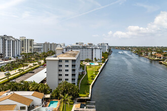 Penthouse Highlands in Highland Beach, FL - Foto de edificio - Building Photo