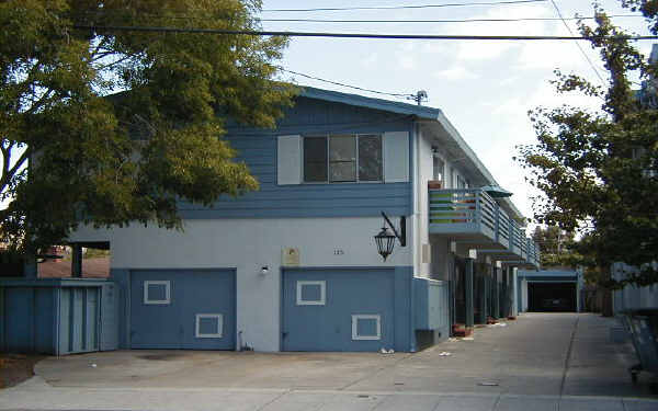 125 Oak Ave in Redwood City, CA - Building Photo - Building Photo