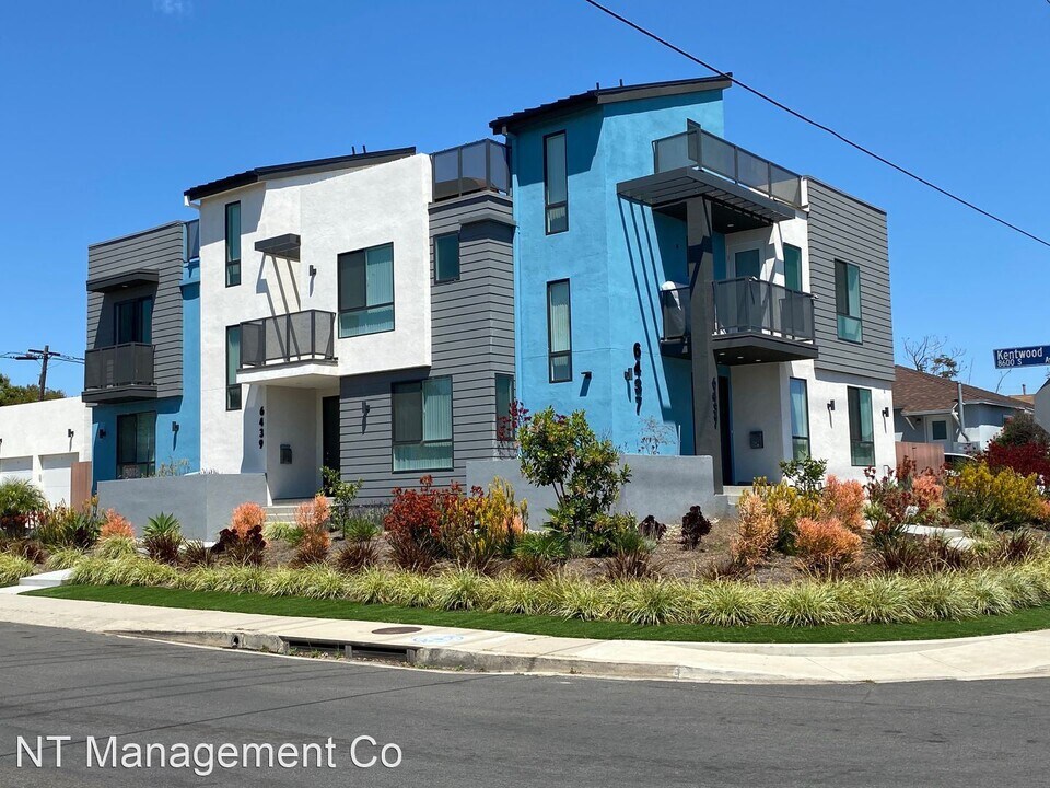 6437 W 86th Pl in Los Angeles, CA - Foto de edificio