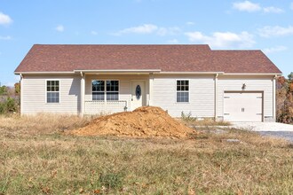 829 Southside Rd in Cunningham, TN - Building Photo - Building Photo