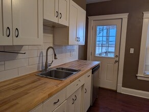 1560 Coutant Ave in Lakewood, OH - Building Photo - Building Photo