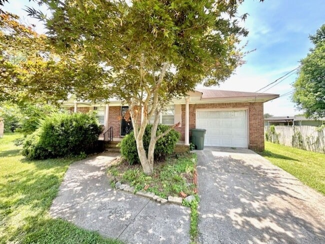 property at 1709 NW Morningside Dr