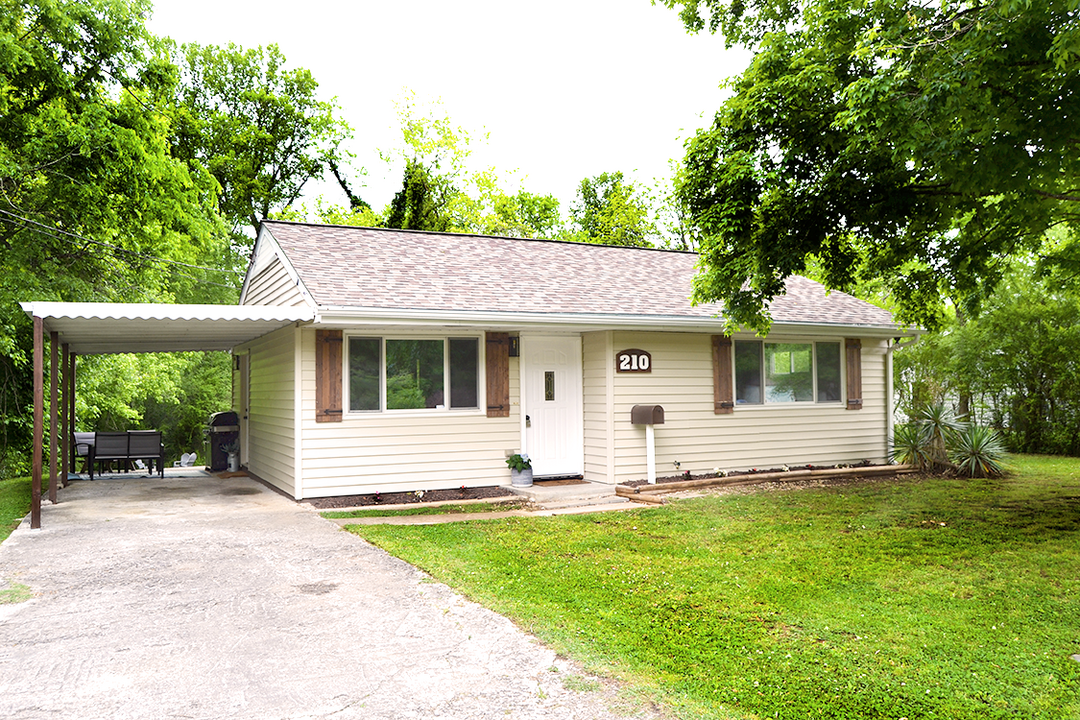 210 Butler Rd in Oak Ridge, TN - Building Photo