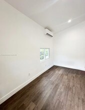 2126 NW 24th St in Miami, FL - Building Photo - Building Photo